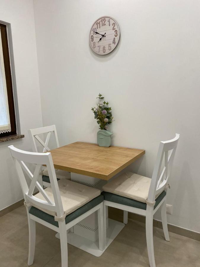 Apartmani Dorijana เวอร์ซาร์ ภายนอก รูปภาพ