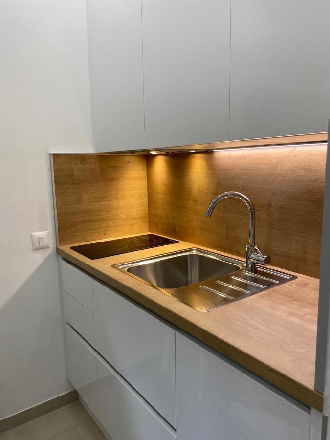 Apartmani Dorijana เวอร์ซาร์ ภายนอก รูปภาพ