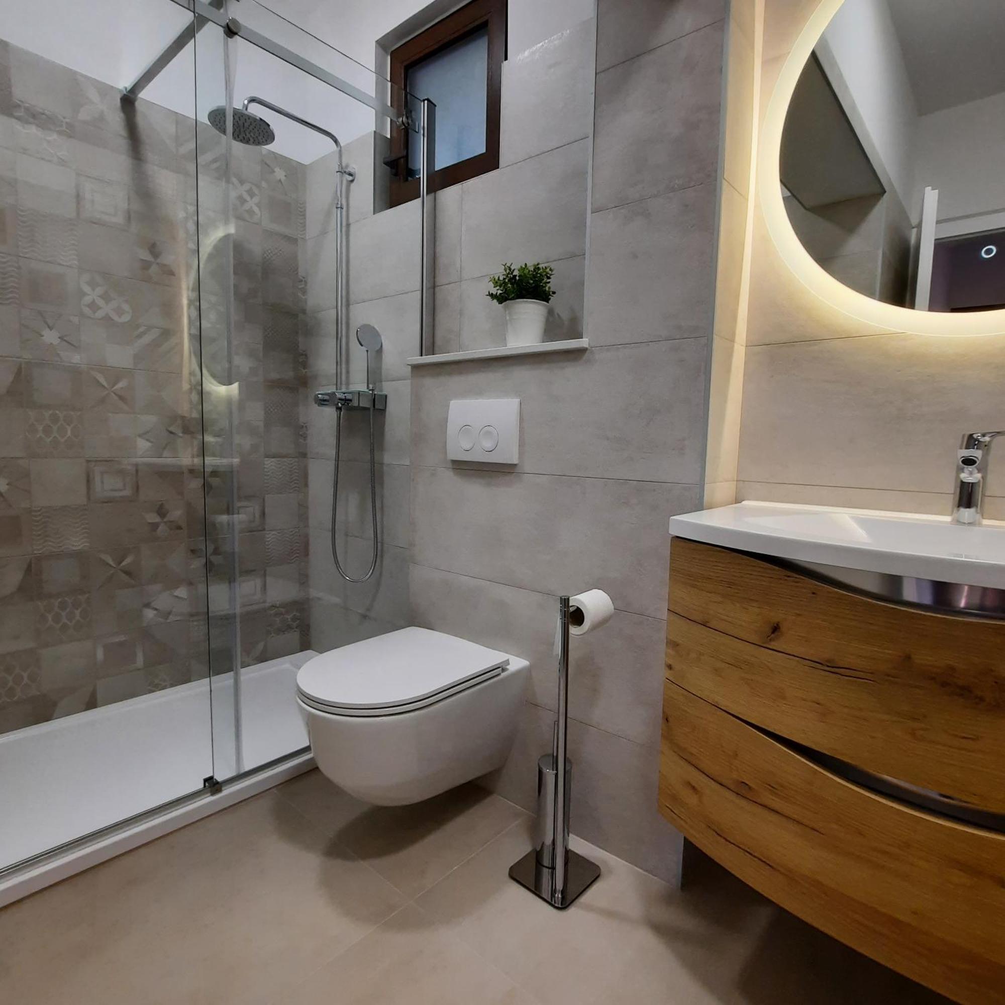 Apartmani Dorijana เวอร์ซาร์ ภายนอก รูปภาพ